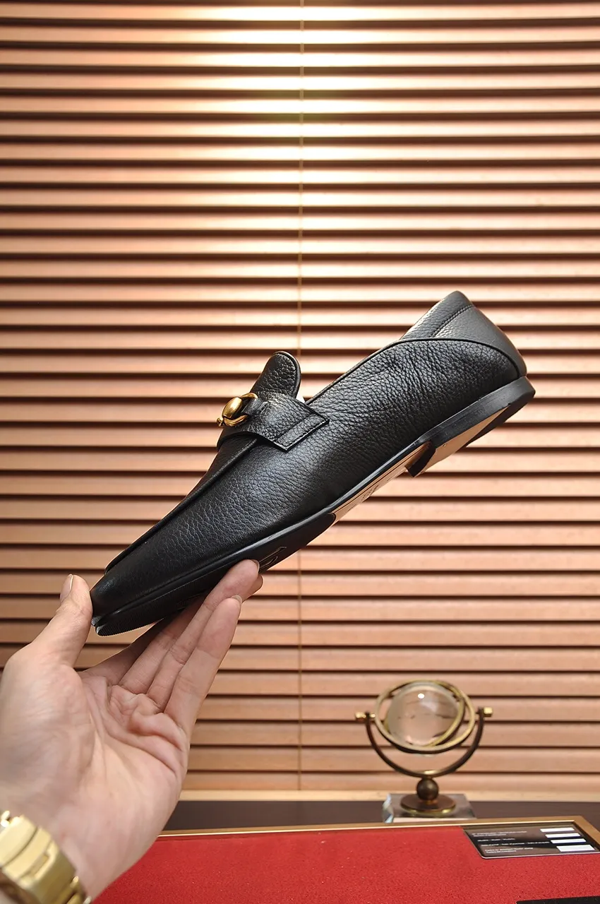 Men's shoes 💰520💶【GUCCI】 (High-end Niuli) New 🍀Gucci* - top version Gucci Peas shoes! Made of imported original cowhide, the inner top layer is comfortable cowhide lining! Original wear-resistant rubber outsole! High quality products! Code number 38-44!